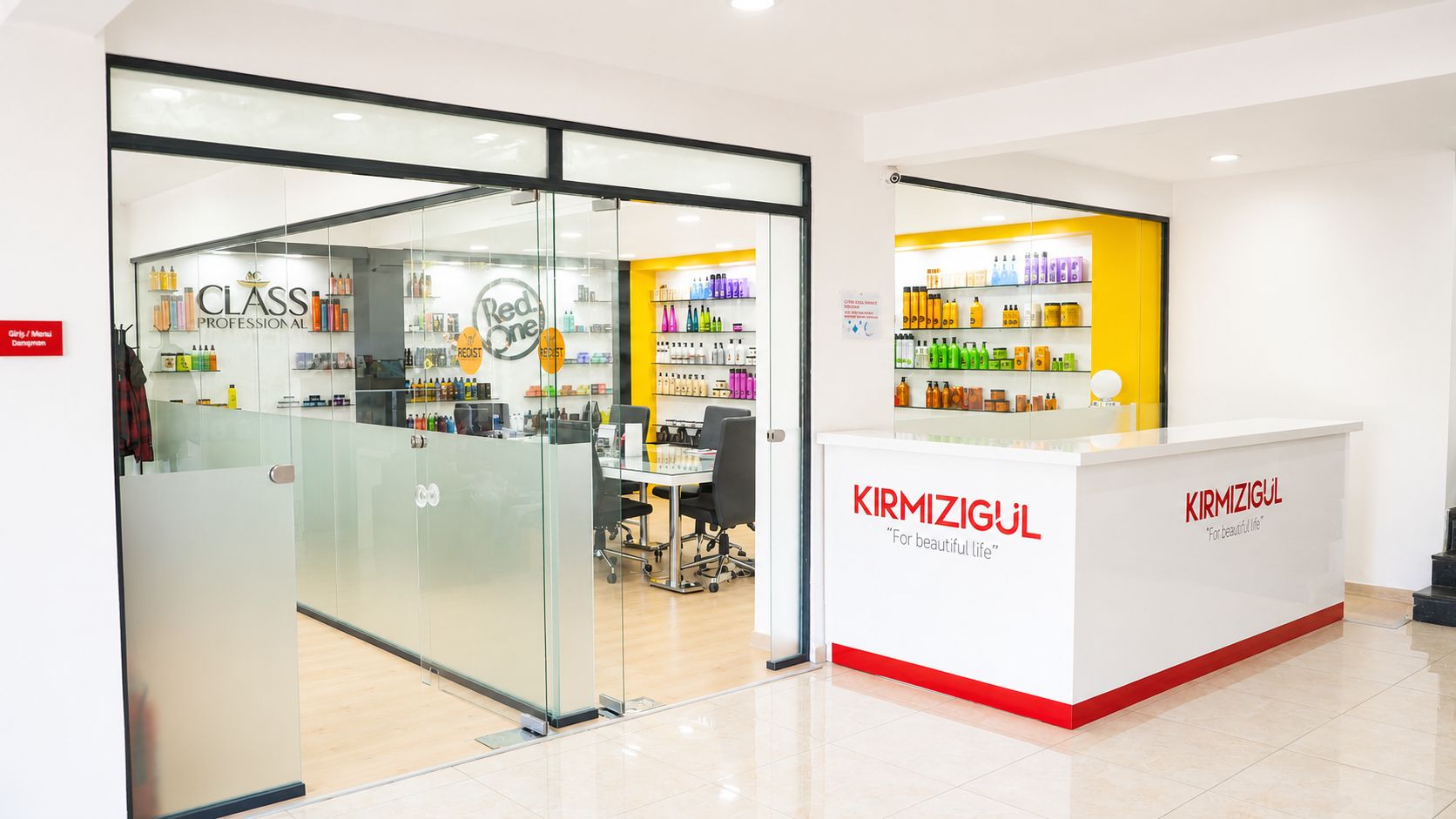 Kırmızıgül showroom ve karşılama alanı